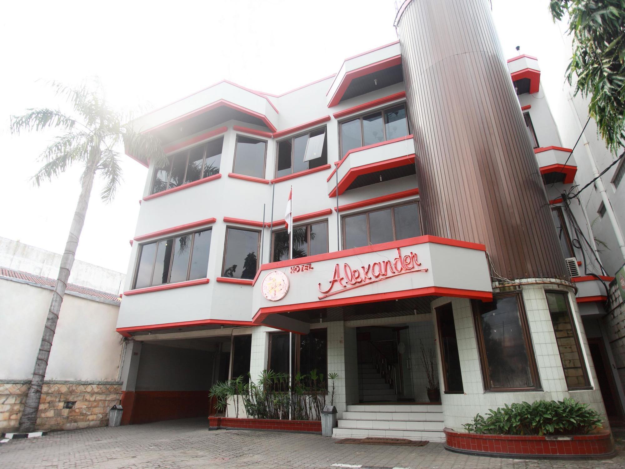 Alexander Hotel Tegal Tegal  Exterior photo